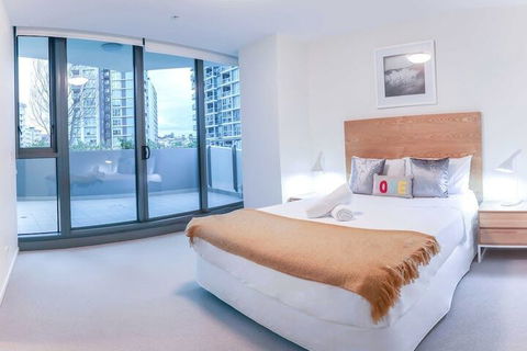 Incredible Riverside Apartment In Brisbane - Foster Accommodation 6