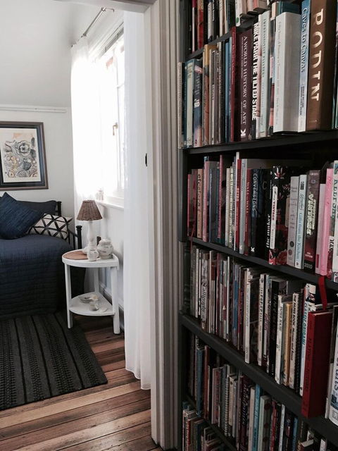 Assemblage Boutique Art Bed & Breakfast - Foster Accommodation 0