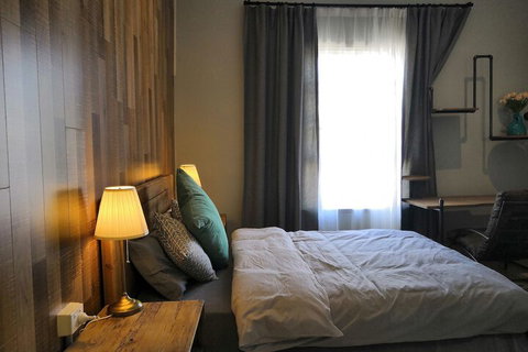 Summers Holiday Inn - Foster Accommodation 4