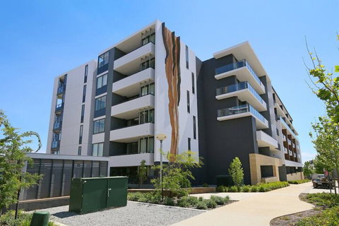Large Modern 2 Bedroom Apartment Near Lake Claremont - Foster Accommodation 1
