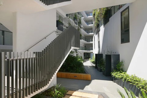 Large Modern 2 Bedroom Apartment Near Lake Claremont - Foster Accommodation 7