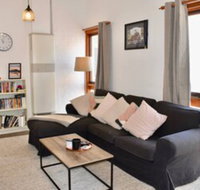 Charming Terrace House on Tree Lined Street - Foster Accommodation