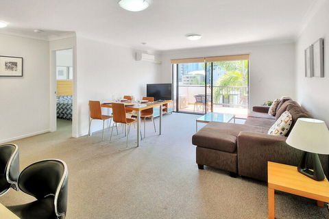 Airtrip Apartment On Russell St - Foster Accommodation 5