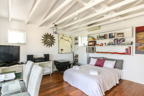 Architecturally Designed Studio 10 Minutes To CBD - Foster Accommodation 5