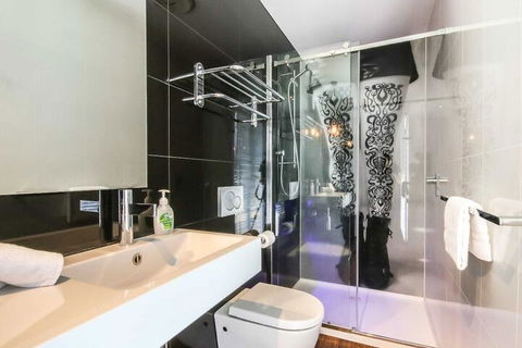 Architecturally Designed Studio 10 Minutes To CBD - Foster Accommodation 4