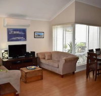 Spacious Home in Mount Hawthorn Next To Lake Monger - Foster Accommodation