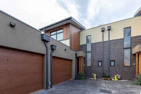 Impressive & Spacious New Townhouse@preston - Foster Accommodation 1