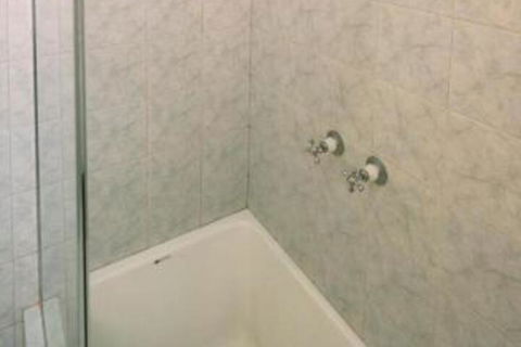 A Wave Away At Glenelg Cosy Unit Near The Beach - Foster Accommodation 4