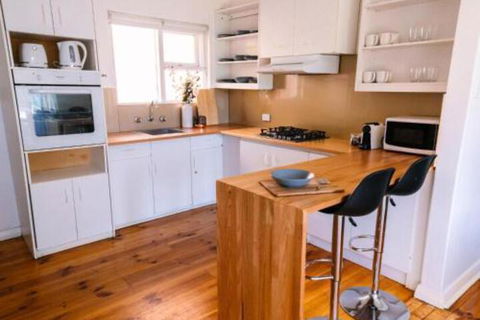 A Wave Away At Glenelg Cosy Unit Near The Beach - Foster Accommodation 5