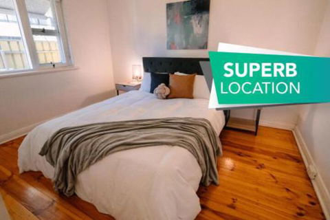 A Wave Away At Glenelg Cosy Unit Near The Beach - Foster Accommodation 0
