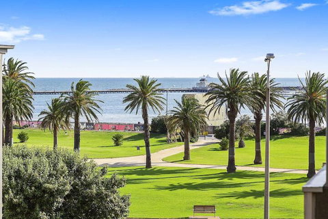 BOUTIQUE STAYS Catani Gardens - Foster Accommodation 1