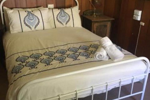 Overnewton Castle - Foster Accommodation 5