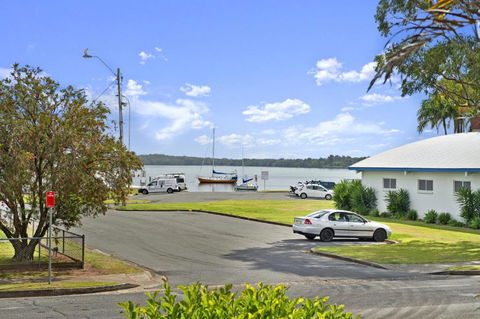 Westport Palms 14 Buller Street - Foster Accommodation 3