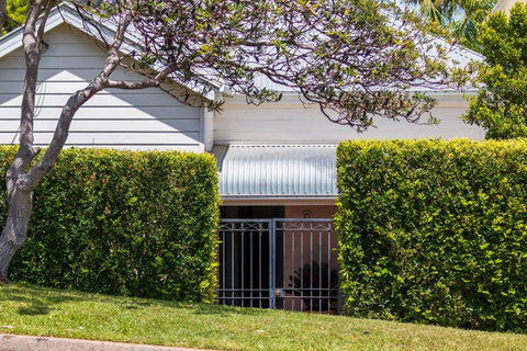 Jetty House - Foster Accommodation 5