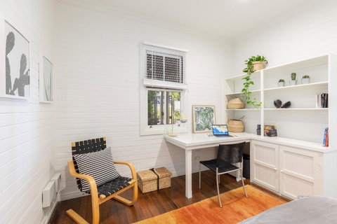 Jetty House - Foster Accommodation 3