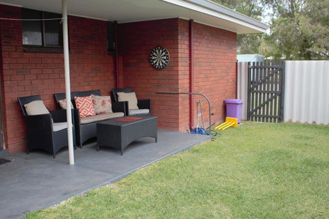 Abbey Beach Shack - Foster Accommodation 1