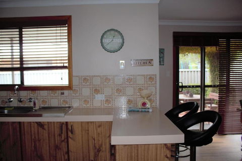 Abbey Beach Shack - Foster Accommodation 5