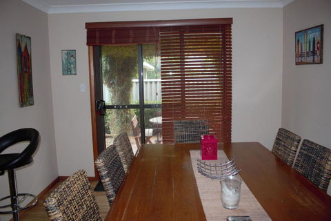 Abbey Beach Shack - Foster Accommodation 6