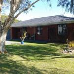 Abbey Beach Shack - Foster Accommodation 0