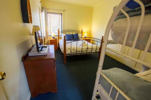A Mariners Place BEST Location In Town! - Foster Accommodation 1