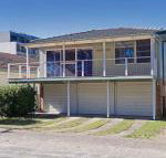 2 Hibiscus Court 9 Government Road fantastic air conditioned 3 bedroom unit - Foster Accommodation