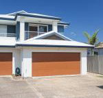 Relax at Pacific 1 / 26 Pacific Avenue private duplex with enclosed yard - Foster Accommodation