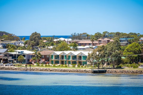 Cetacea Luxury Apartments - Foster Accommodation 1