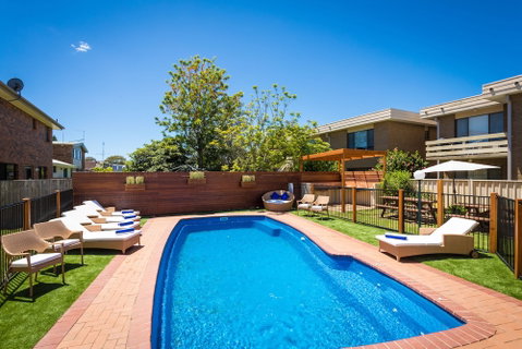 Cetacea Luxury Apartments - Foster Accommodation 5