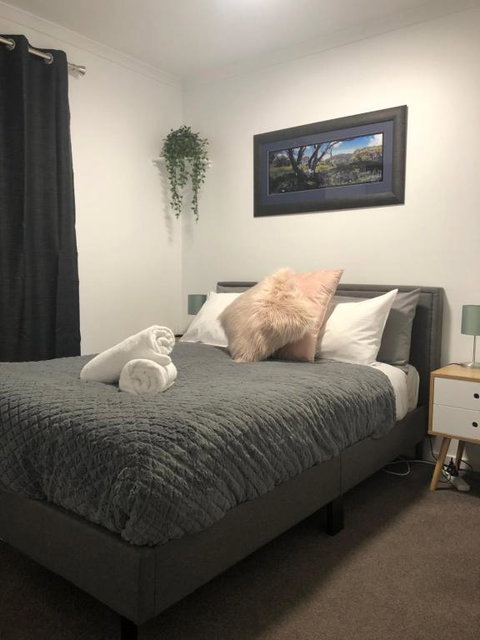 Lake N Snow 4 - Foster Accommodation 6