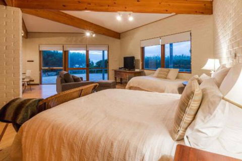 Yallingups Best Located Beach House - Foster Accommodation 7