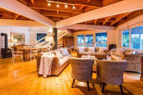 Yallingups Best Located Beach House - Foster Accommodation 4