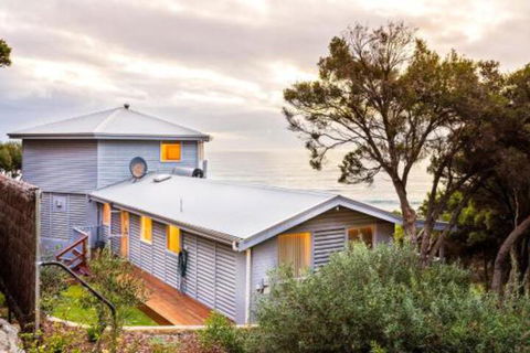 Yallingups Best Located Beach House - Foster Accommodation 6