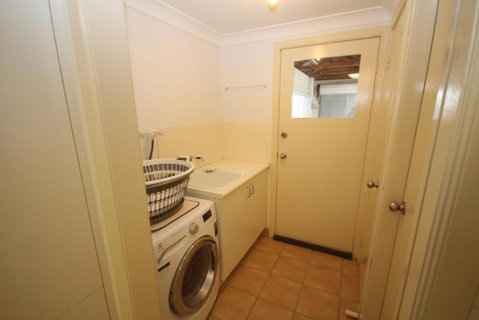 Waters Edge - Foster Accommodation 2