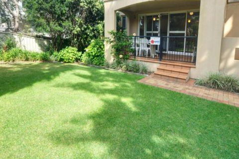 Aquarius Apartment 3 - Foster Accommodation 1