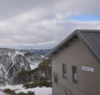 Snowtel 4 - Foster Accommodation