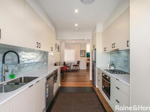 White Beach 42 Ash Street - Foster Accommodation 1