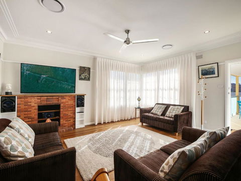 White Beach 42 Ash Street - Foster Accommodation 5