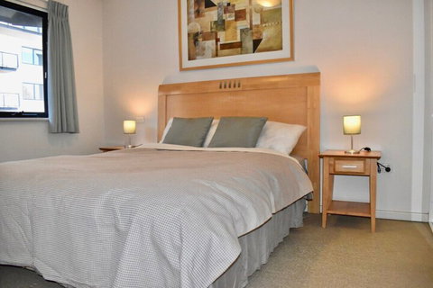 Convenient City Aprt For 2 W / Pool Gym Tennis Court - Foster Accommodation 3