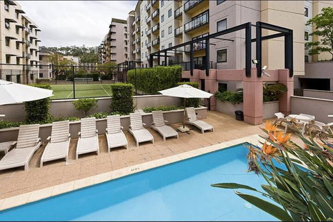 Convenient City Aprt For 2 W / Pool Gym Tennis Court - Foster Accommodation 1