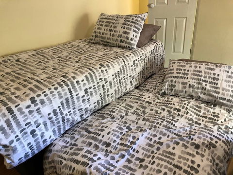 Escape To Strathfield For 8 Guests - Foster Accommodation 0