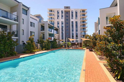Convenient 3 Bedroom Apartment Close To Casino & CBD - Foster Accommodation 2