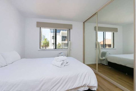 Convenient 3 Bedroom Apartment Close To Casino & CBD - Foster Accommodation 6