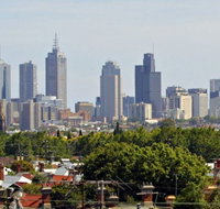 Cosy 1 Bedroom Apartment in Trendy Northcote - Foster Accommodation
