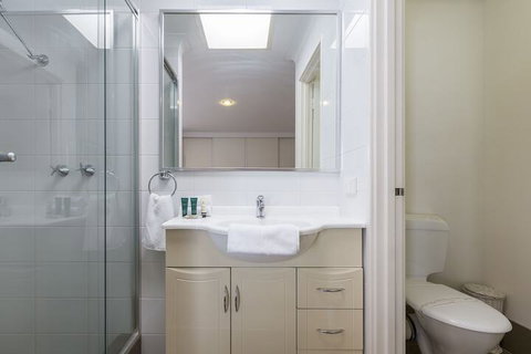 Gold Sands Beach Apartment - Foster Accommodation 6