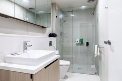 Modern 1 Bedroom Apartment In North Melbourne - Foster Accommodation 6