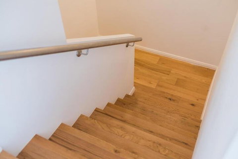 Olympus Wolli Crk 7.15 - Foster Accommodation 3