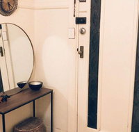 Art Deco Apt in Sunny Elwood Minutes to St. Kilda - Foster Accommodation