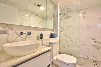 Apartment Hyde Park George - Foster Accommodation 2