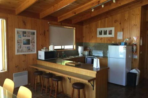 Alluvion Beach Cottage - Foster Accommodation 6