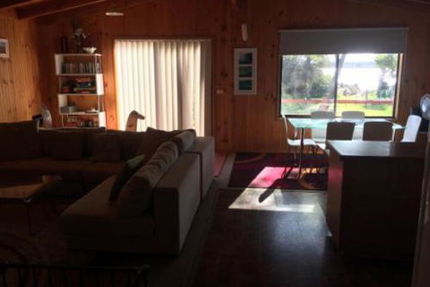 Alluvion Beach Cottage - Foster Accommodation 3